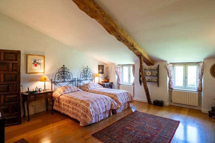 Image No.15-7 Bed House for sale