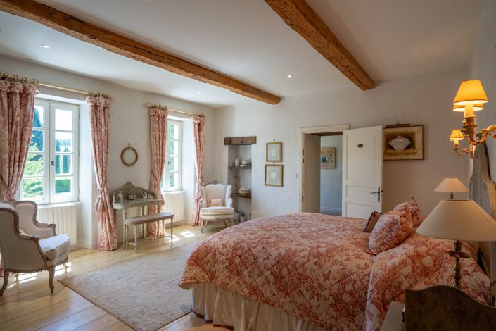 Image No.17-7 Bed House for sale