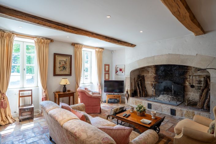 Image No.9-7 Bed House for sale