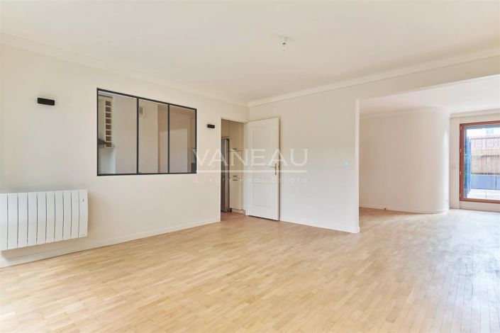 Image No.9-3 Bed Apartment for sale