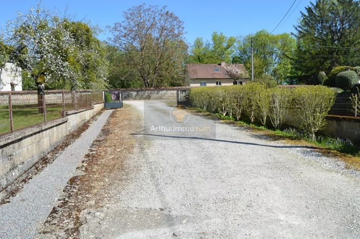 Image No.2-4 Bed House for sale