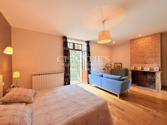 Image No.12-11 Bed House for sale
