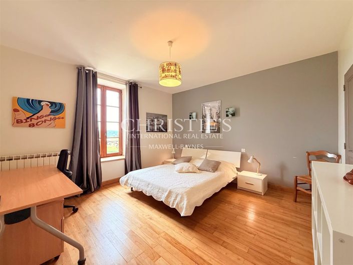 Image No.15-11 Bed House for sale