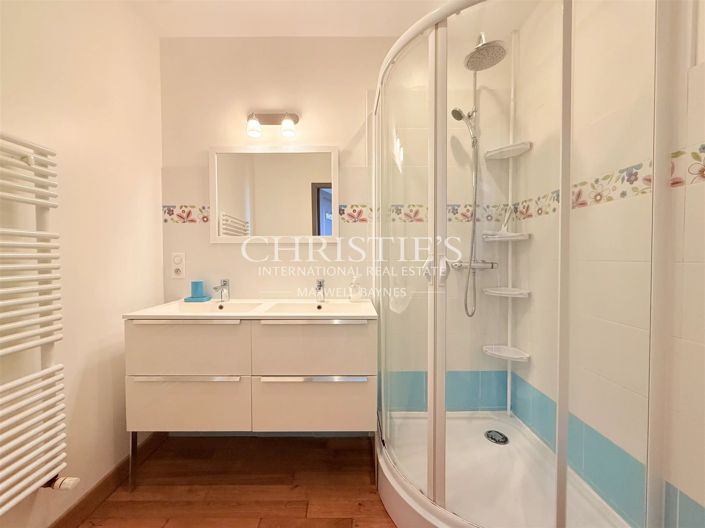 Image No.18-11 Bed House for sale