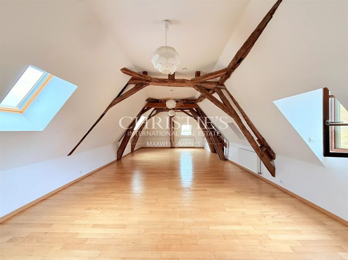 Image No.24-11 Bed House for sale