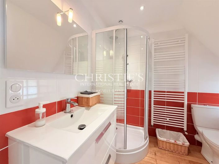 Image No.26-11 Bed House for sale
