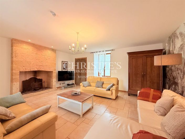 Image No.28-11 Bed House for sale