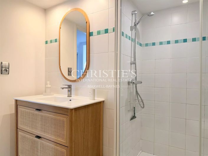 Image No.33-11 Bed House for sale