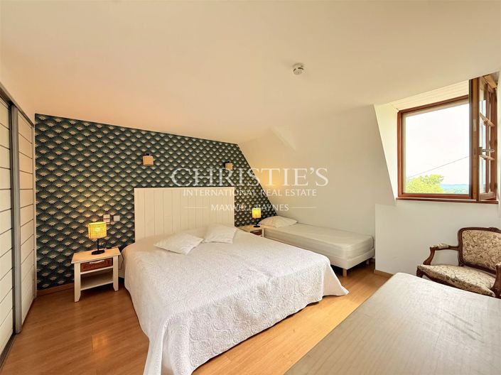 Image No.35-11 Bed House for sale