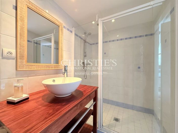 Image No.36-11 Bed House for sale