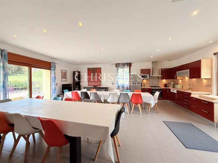Image No.38-11 Bed House for sale