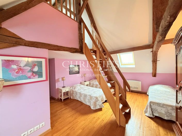 Image No.43-11 Bed House for sale
