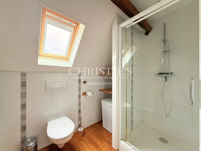 Image No.44-11 Bed House for sale