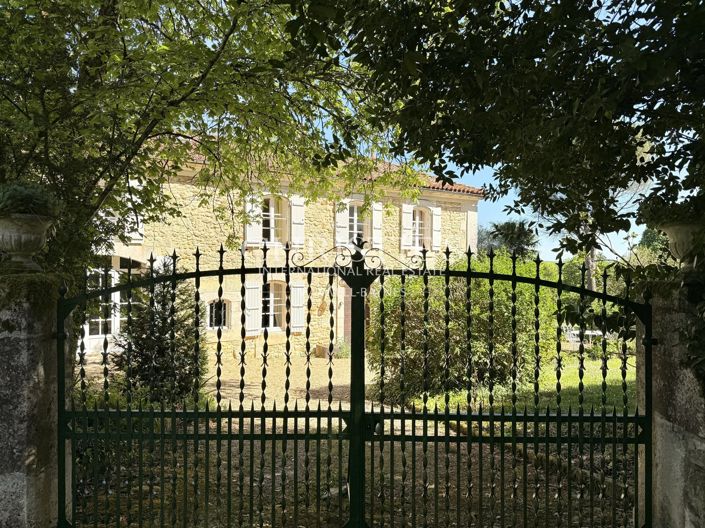 Image No.6-5 Bed House for sale