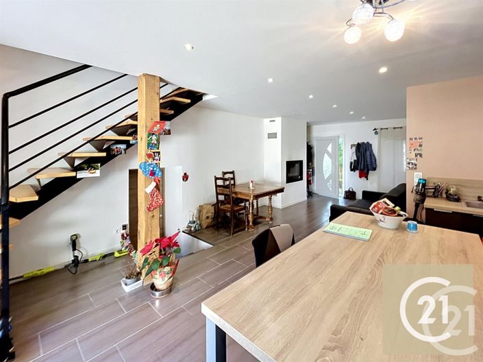 Image No.18-4 Bed House for sale