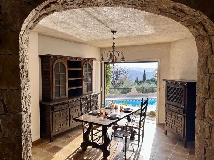 Image No.10-5 Bed House for sale