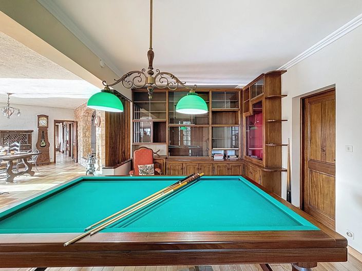 Image No.20-5 Bed House for sale