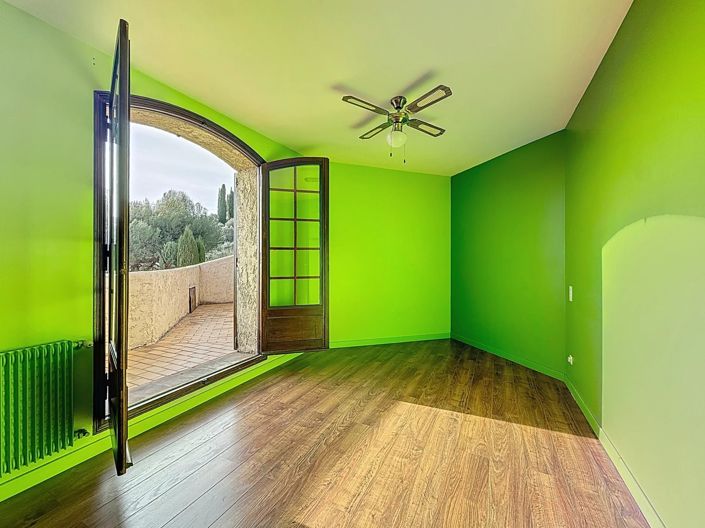 Image No.28-5 Bed House for sale