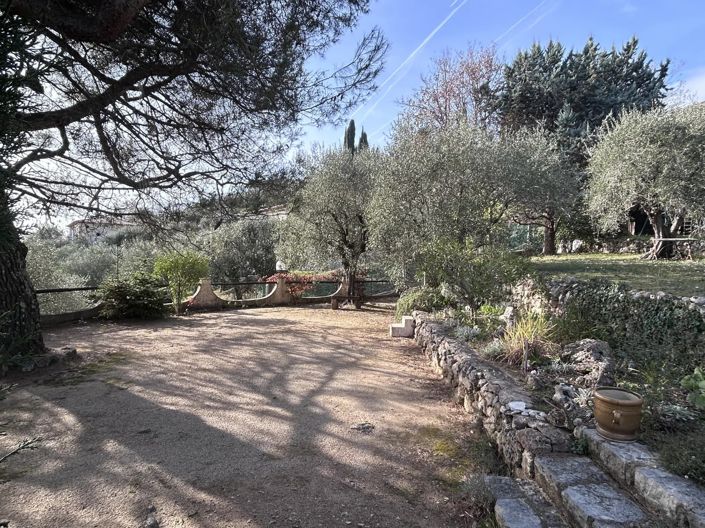 Image No.6-5 Bed House for sale