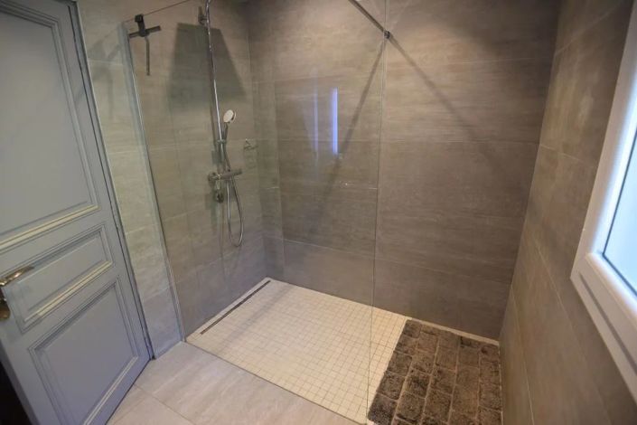 Image No.12-5 Bed House for sale