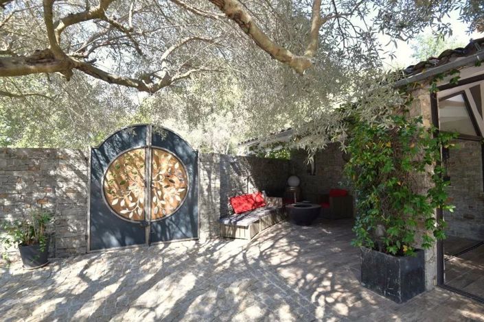 Image No.20-5 Bed House for sale