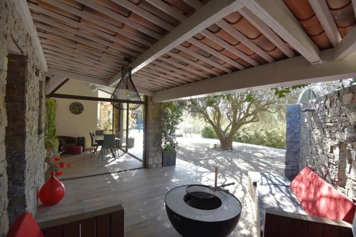 Image No.8-5 Bed House for sale