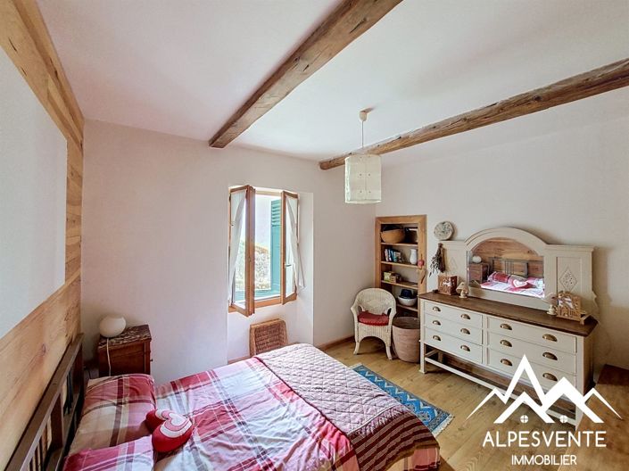 Image No.17-4 Bed House for sale