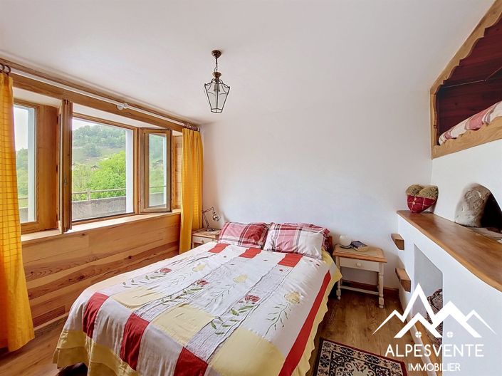 Image No.18-4 Bed House for sale