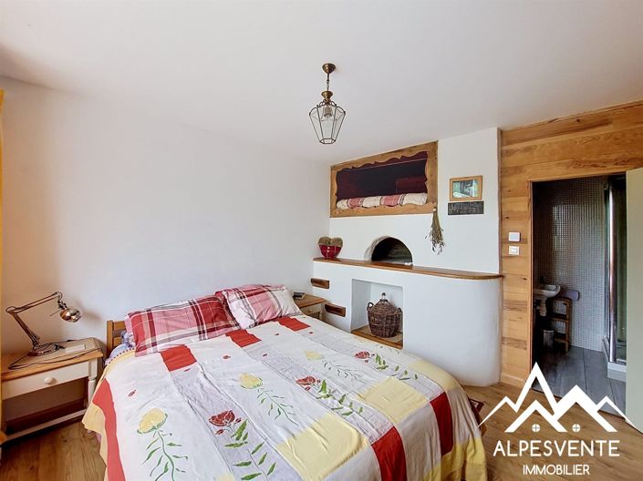 Image No.19-4 Bed House for sale