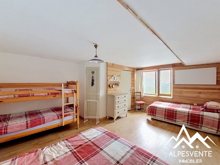Image No.20-4 Bed House for sale
