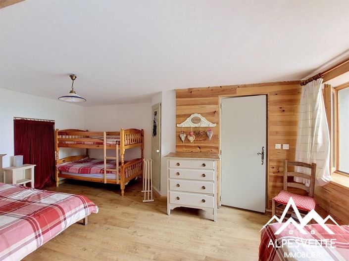 Image No.21-4 Bed House for sale