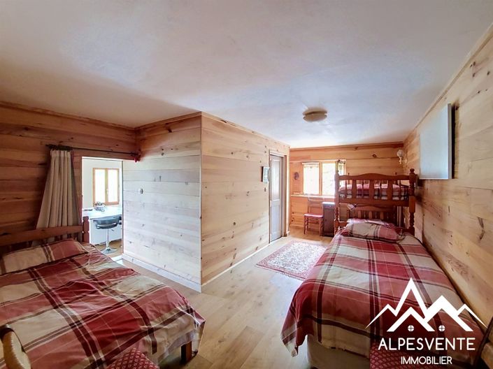 Image No.22-4 Bed House for sale