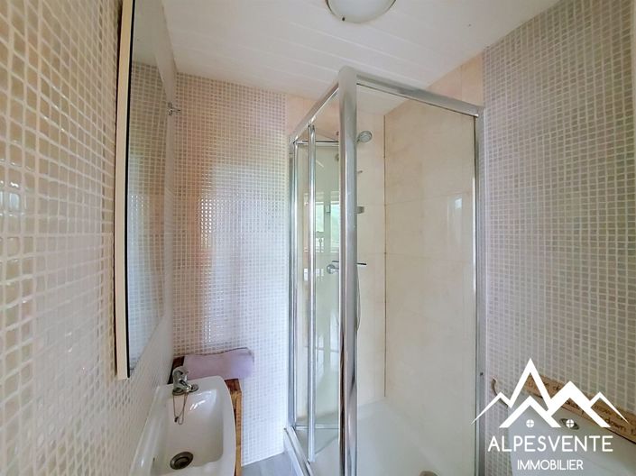 Image No.26-4 Bed House for sale