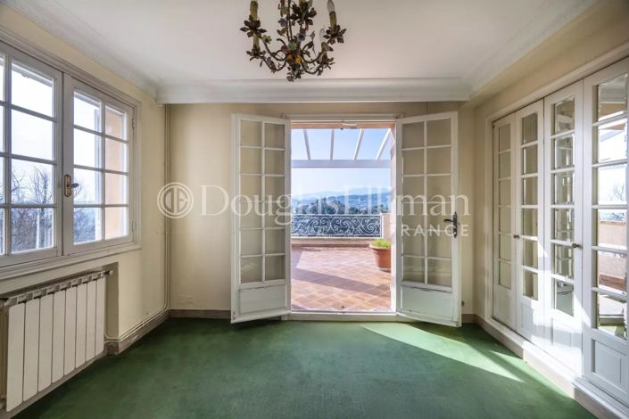 Image No.15-4 Bed House for sale