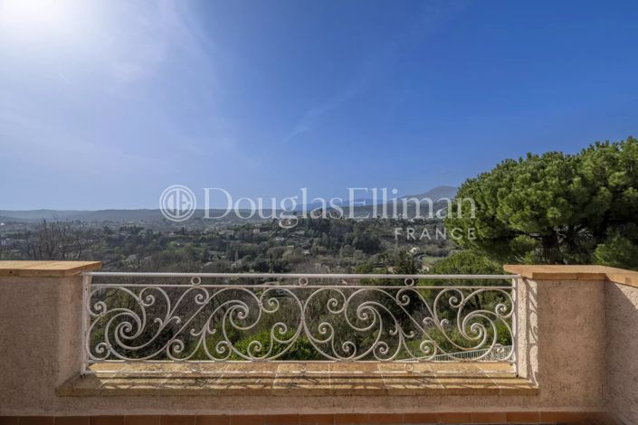 Image No.17-4 Bed House for sale