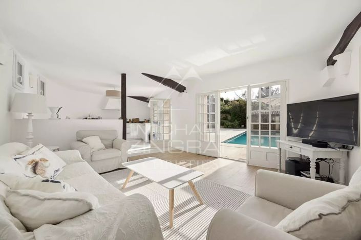 Image No.10-5 Bed House for sale