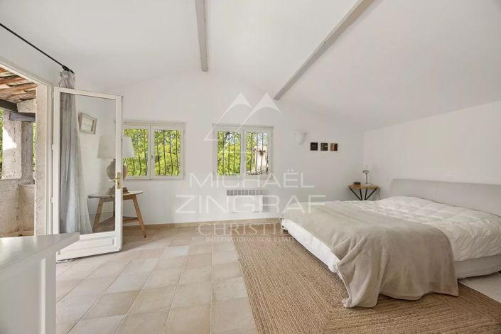 Image No.9-5 Bed House for sale