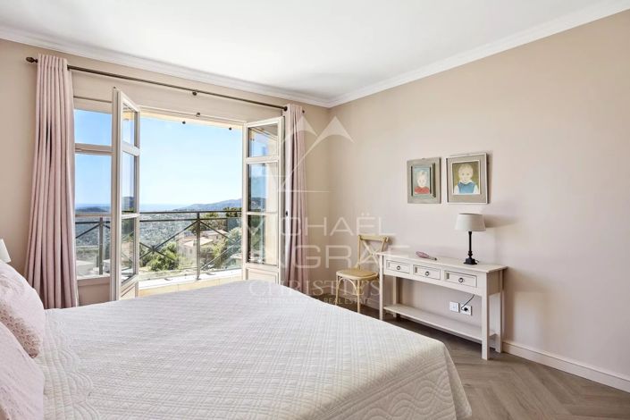 Image No.7-5 Bed House for sale