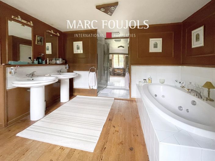 Image No.15-6 Bed House for sale