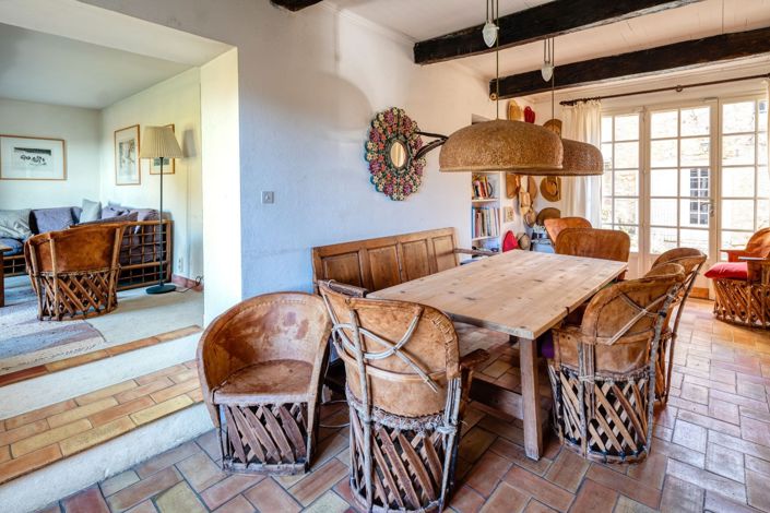 Image No.6-6 Bed House for sale