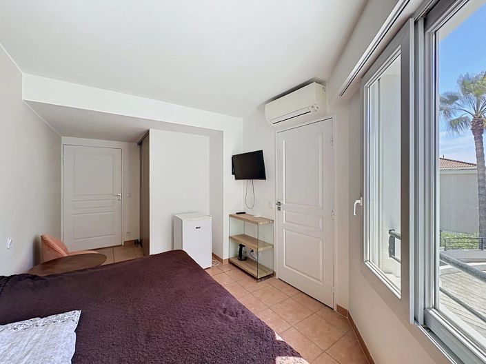 Image No.9-3 Bed Apartment for sale