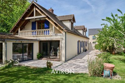 1 - Chartres, House