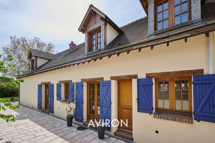 Image No.2-4 Bed House for sale