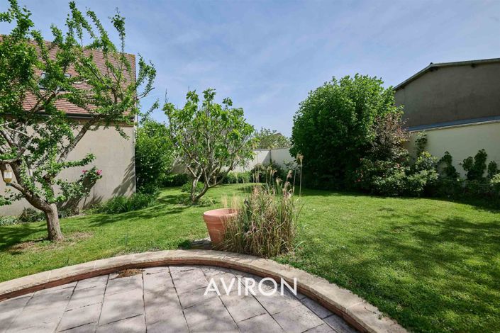 Image No.3-4 Bed House for sale