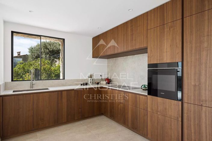 Image No.7-4 Bed House for sale
