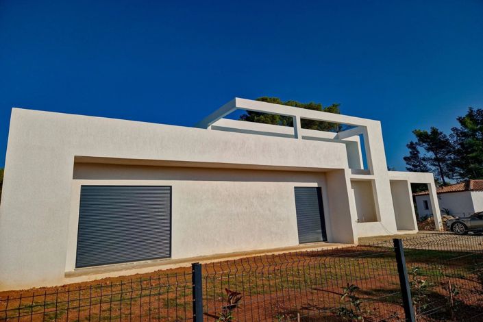 Image No.10-3 Bed House for sale