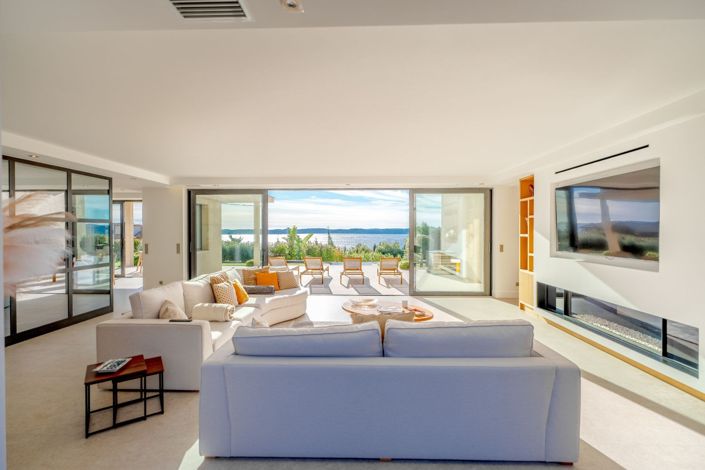 Image No.3-5 Bed House for sale