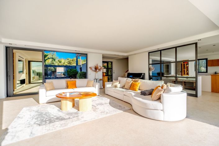 Image No.5-5 Bed House for sale