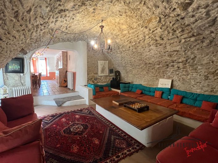 Image No.6-9 Bed House for sale