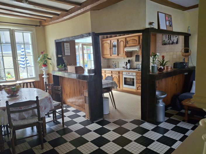Image No.10-3 Bed House for sale